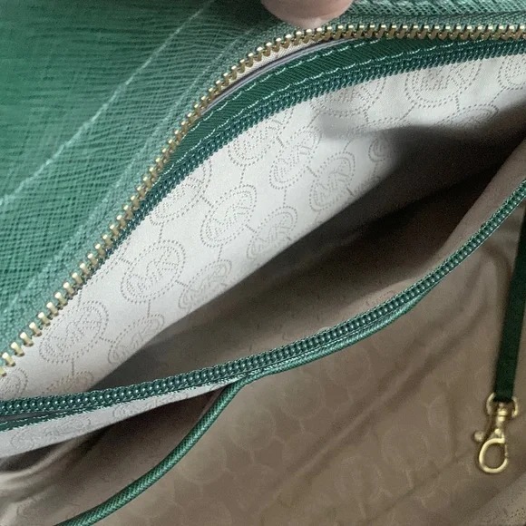 NWT Michael Kors Malachite Green Selma Gold Stud Satchel. - Picture 10 of 14